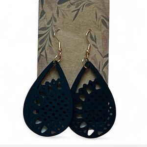 🛍️ 3/$15 Laser Cut Wood Dangle Earrings Sunflower Black